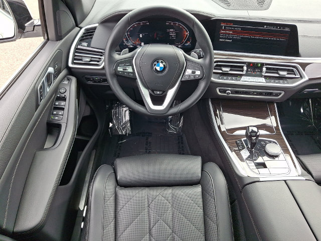 Used 2023 BMW X5 xDrive40i w/ Premium Package AWD/4WD image 3