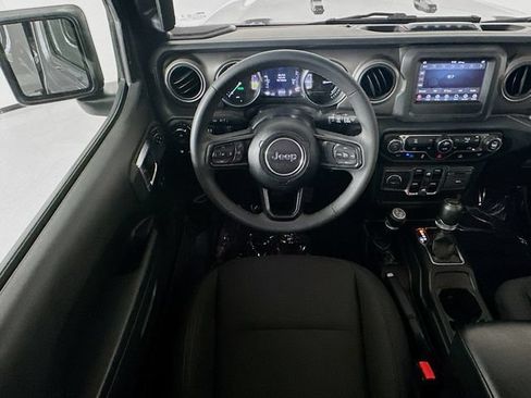 Used 2023 Jeep Wrangler Unlimited w/ Convenience Group AWD/4WD image 21