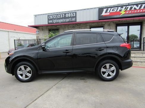 Used 2015 Toyota RAV4 XLE FWD image 2