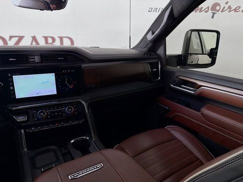 Used 2025 GMC Sierra 3500 Denali Ultimate AWD/4WD image 29