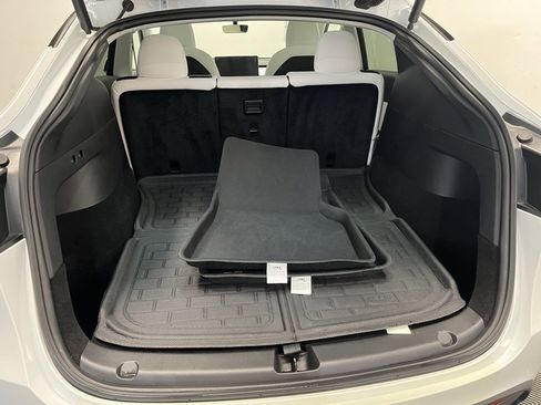 Used 2020 Tesla Model Y Performance image 19