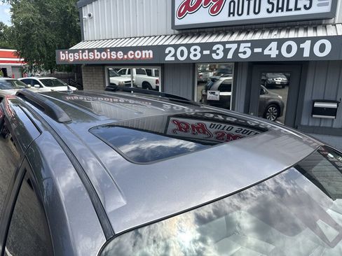 Used 2018 Toyota Sienna XLE w/ XLE Navigation Package AWD/4WD image 11