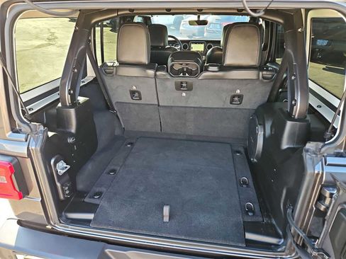 Used 2022 Jeep Wrangler Unlimited Sahara w/ LED Lighting Group image 33