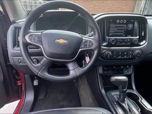 Used 2015 Chevrolet Colorado Z71 AWD/4WD image 5