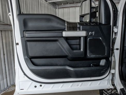 Used 2021 Ford F350 Lariat w/ Chrome Package image 44