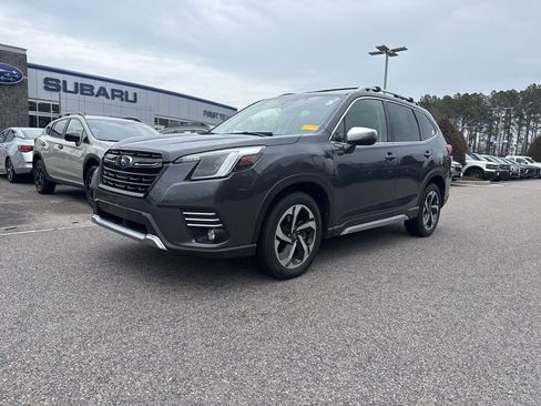 Used 2022 Subaru Forester Touring image 2