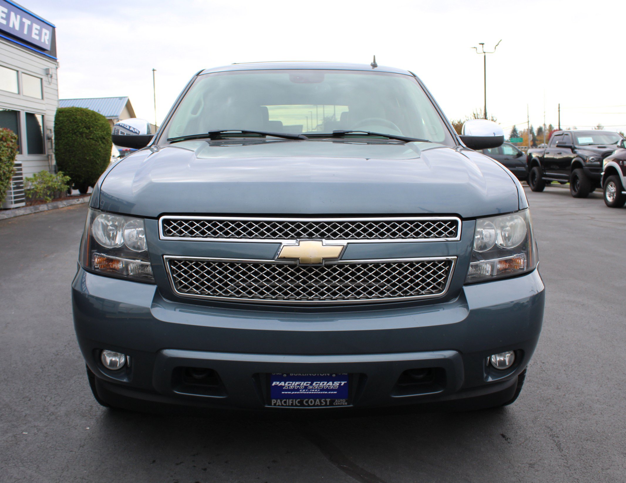 Used 2008 Chevrolet Tahoe LTZ w/ LTZ Preferred Equipment Group AWD/4WD image 11