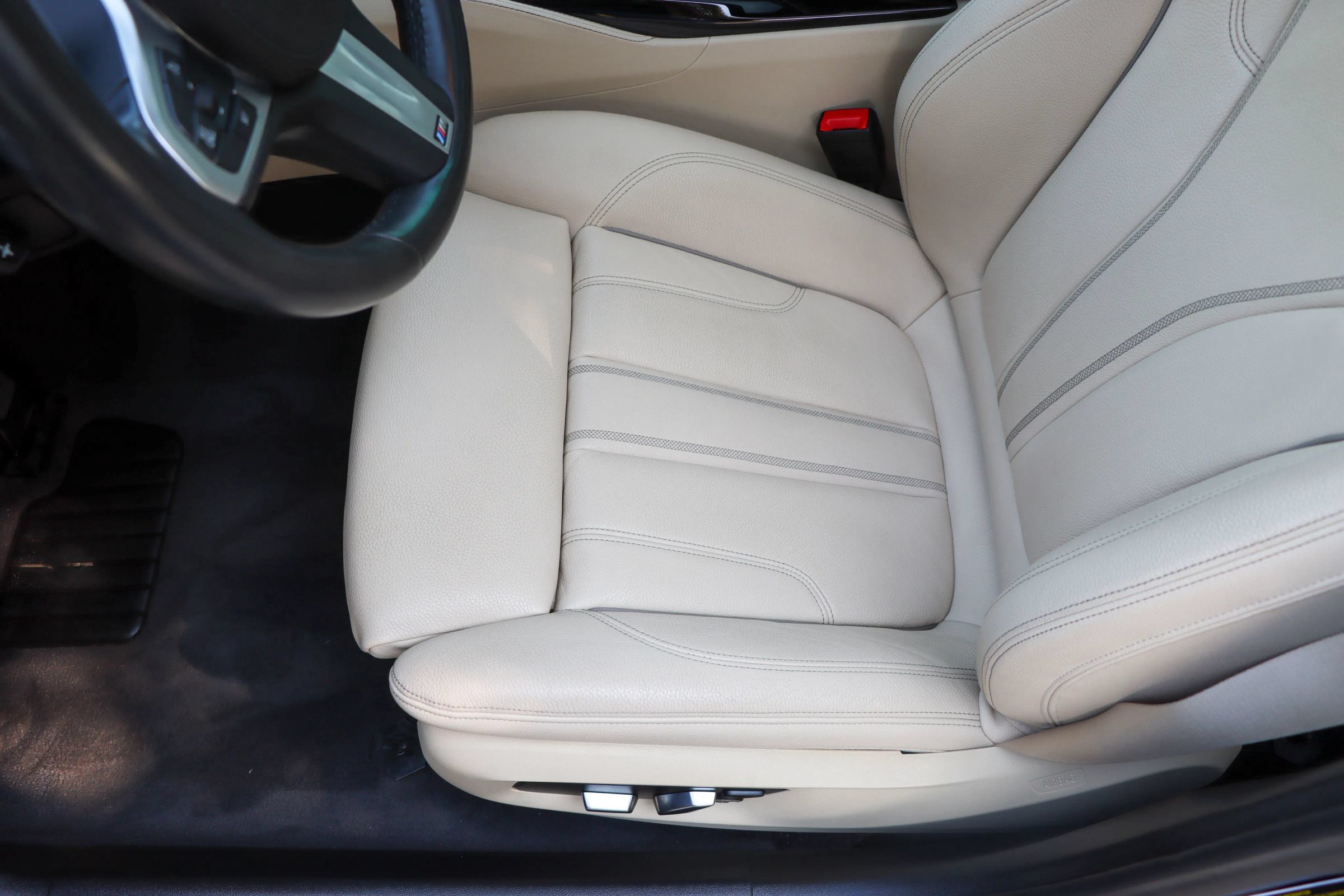 Used 2018 BMW 530e w/ M Sport Package 2 RWD image 16