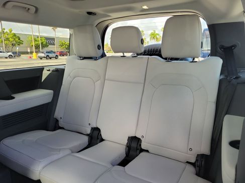 Used 2025 Land Rover Defender 130 S image 12