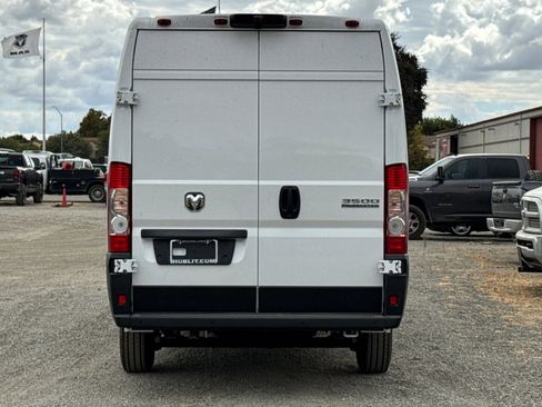 New 2026 RAM ProMaster 3500 w/ Quick Order Package 22G SLT image 4