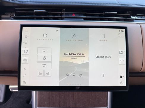 Used 2024 Land Rover Range Rover Long Wheelbase Autobiography image 40