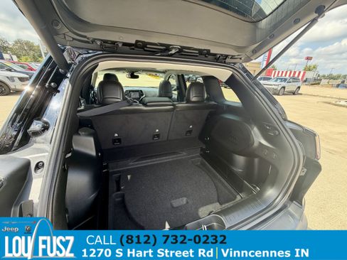Used 2019 Jeep Cherokee Limited AWD/4WD image 18