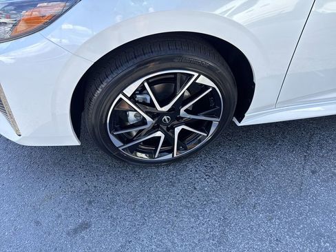 New 2025 Nissan Sentra SR FWD image 20
