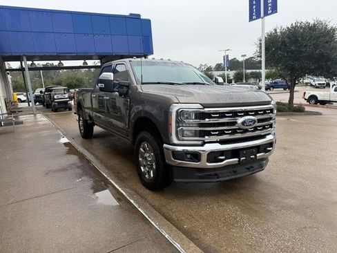 Certified 2023 Ford F350 Lariat w/ Chrome Package image 4