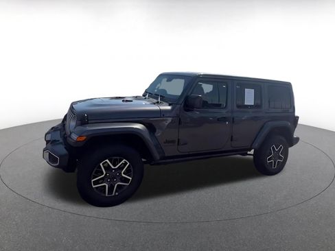 Used 2025 Jeep Wrangler Unlimited Sahara AWD/4WD image 6