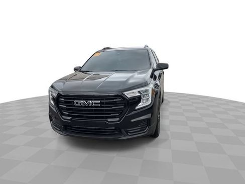 Used 2022 GMC Terrain SLE w/ Driver Convenience Package AWD/4WD image 3