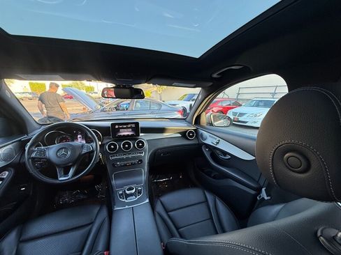 Used 2019 Mercedes-Benz GLC 300 w/ Premium Package image 31