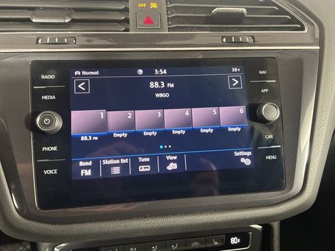 Used 2020 Volkswagen Tiguan SEL image 15