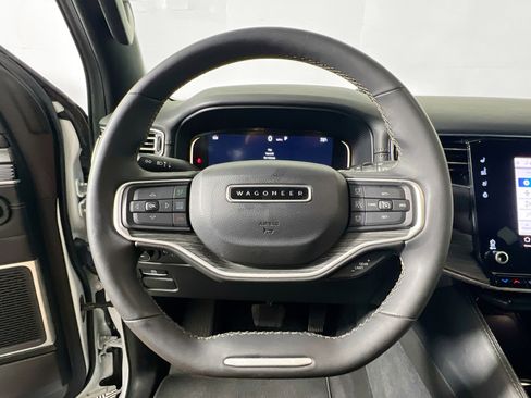 Used 2024 Jeep Wagoneer Series II w/ Flexible Seating Group RWD image 17
