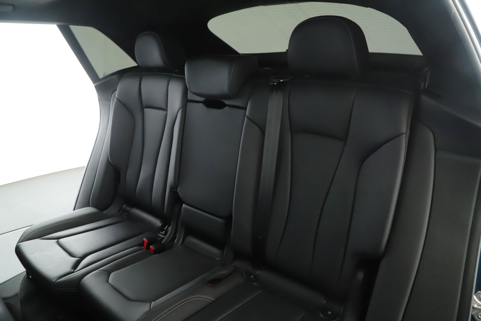 Used 2019 Audi Q8 Premium Plus w/ Premium Plus AWD/4WD image 5