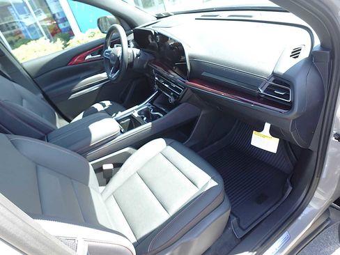 New 2026 Chevrolet Traverse Z71 w/ Driver Confidence Package AWD/4WD image 32