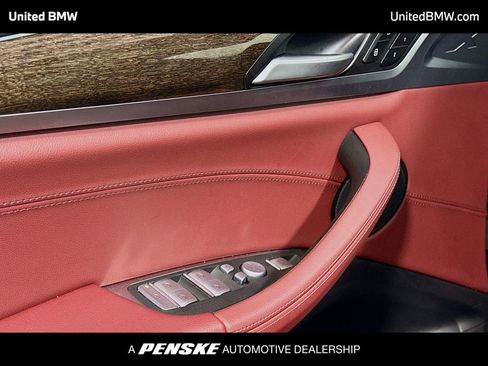 Used 2025 BMW X4 xDrive30i image 3