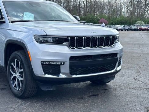 Used 2024 Jeep Grand Cherokee L Limited w/ Luxury Tech Group II image 2