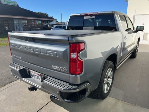 Used 2019 Chevrolet Silverado 1500 High Country w/ Technology Package image 5