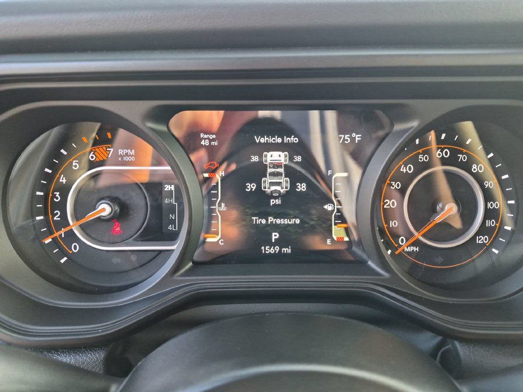 Used 2026 Jeep Wrangler Unlimited Sahara AWD/4WD image 17