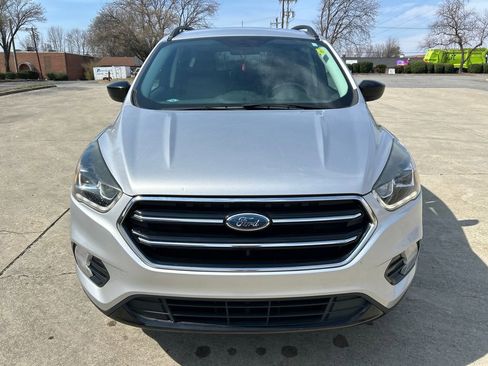 Used 2018 Ford Escape SE w/ SE Sport Appearance Package image 10