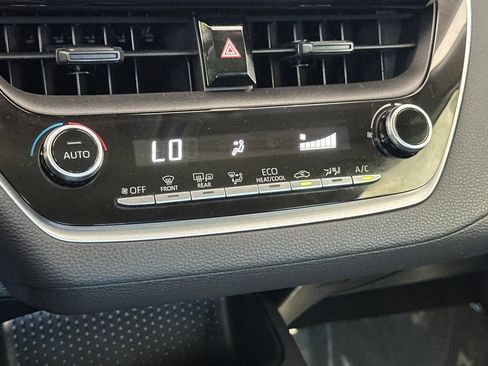 Used 2020 Toyota Corolla LE w/ Carpet Mat Package (TMS) image 20