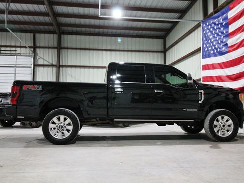 Used 2017 Ford F250 Platinum w/ Platinum Ultimate Package image 14