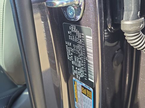 New 2025 Kia Telluride S image 34