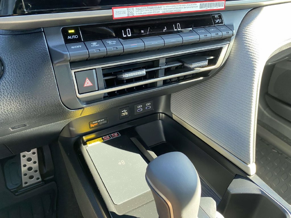 New 2026 Toyota Camry Hybrid FWD image 20