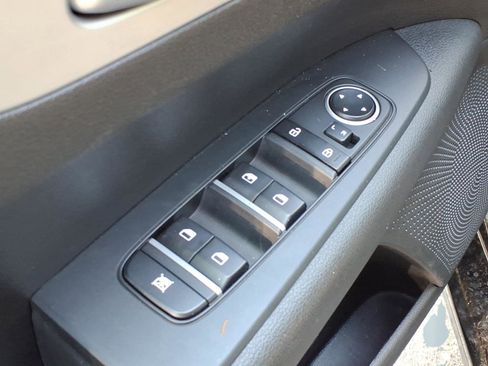 Used 2023 Kia Forte LXS w/ LXS Technology Package FWD image 10
