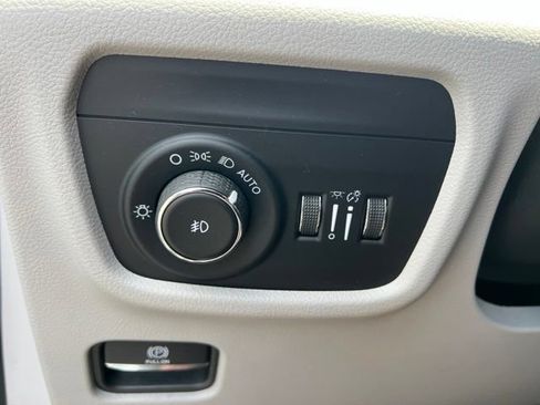Used 2022 Jeep Grand Cherokee Overland AWD/4WD image 10