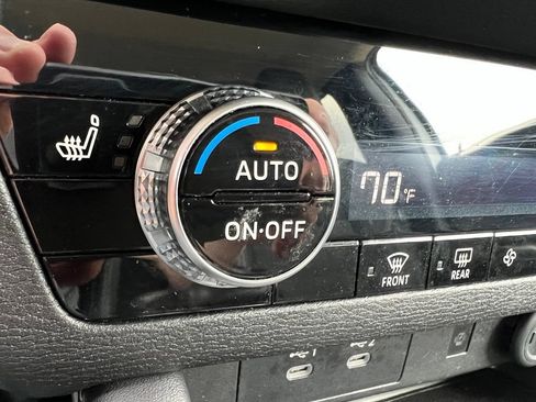 Used 2025 Mitsubishi Outlander SE AWD/4WD image 37