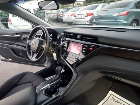 Used 2019 Toyota Camry LE image 21