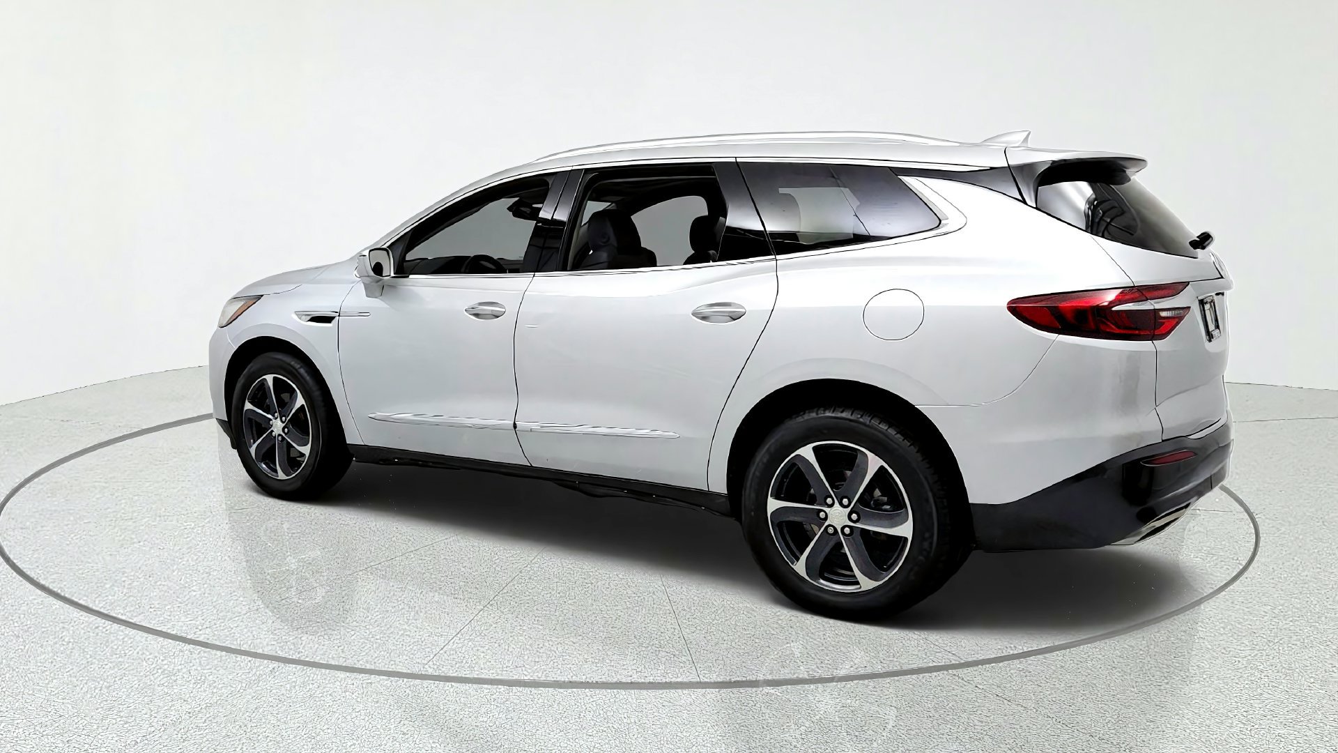 Used 2019 Buick Enclave Essence w/ LPO, Sport Appearance Package AWD/4WD image 3