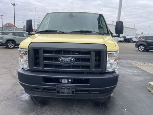 Used 2021 Ford E-450 and Econoline 450 Super Duty image 2