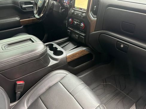 Used 2019 Chevrolet Silverado 1500 High Country w/ Technology Package image 15