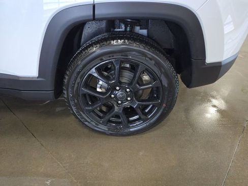 New 2026 Jeep Compass Latitude image 20