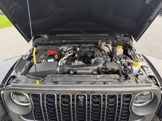 Used 2024 Jeep Gladiator Mojave AWD/4WD image 20