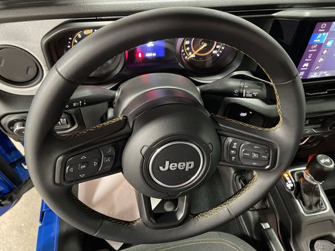 Used 2024 Jeep Wrangler Sport S image 16