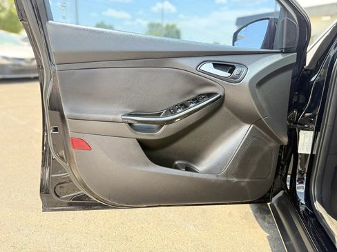 Used 2018 Ford Focus Titanium FWD image 30
