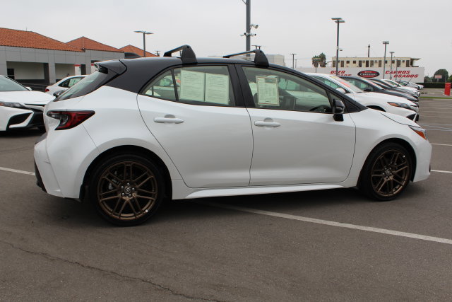 Certified 2025 Toyota Corolla Hatchback w/ SE Package FWD image 17