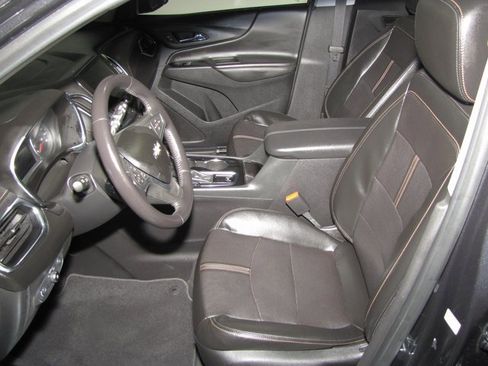 Used 2022 Chevrolet Equinox Premier image 9