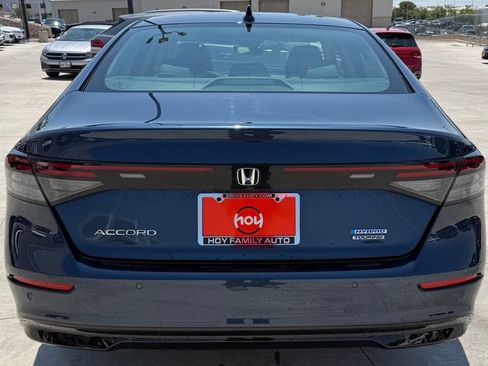 Used 2024 Honda Accord Touring image 8