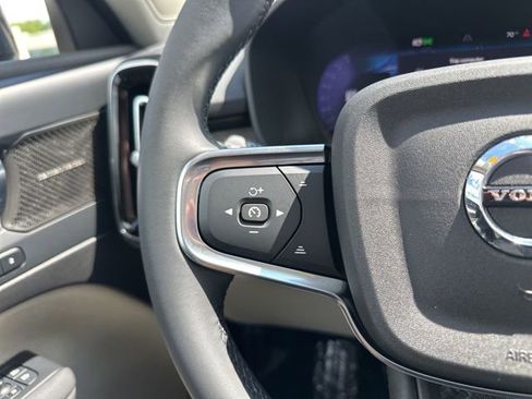 Certified 2023 Volvo XC40 B5 Ultimate w/ Protection Package Premier AWD/4WD image 20
