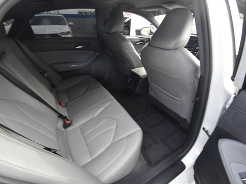 Used 2022 Toyota Avalon XLE w/ Carpet Mat Package (TMS) FWD image 9